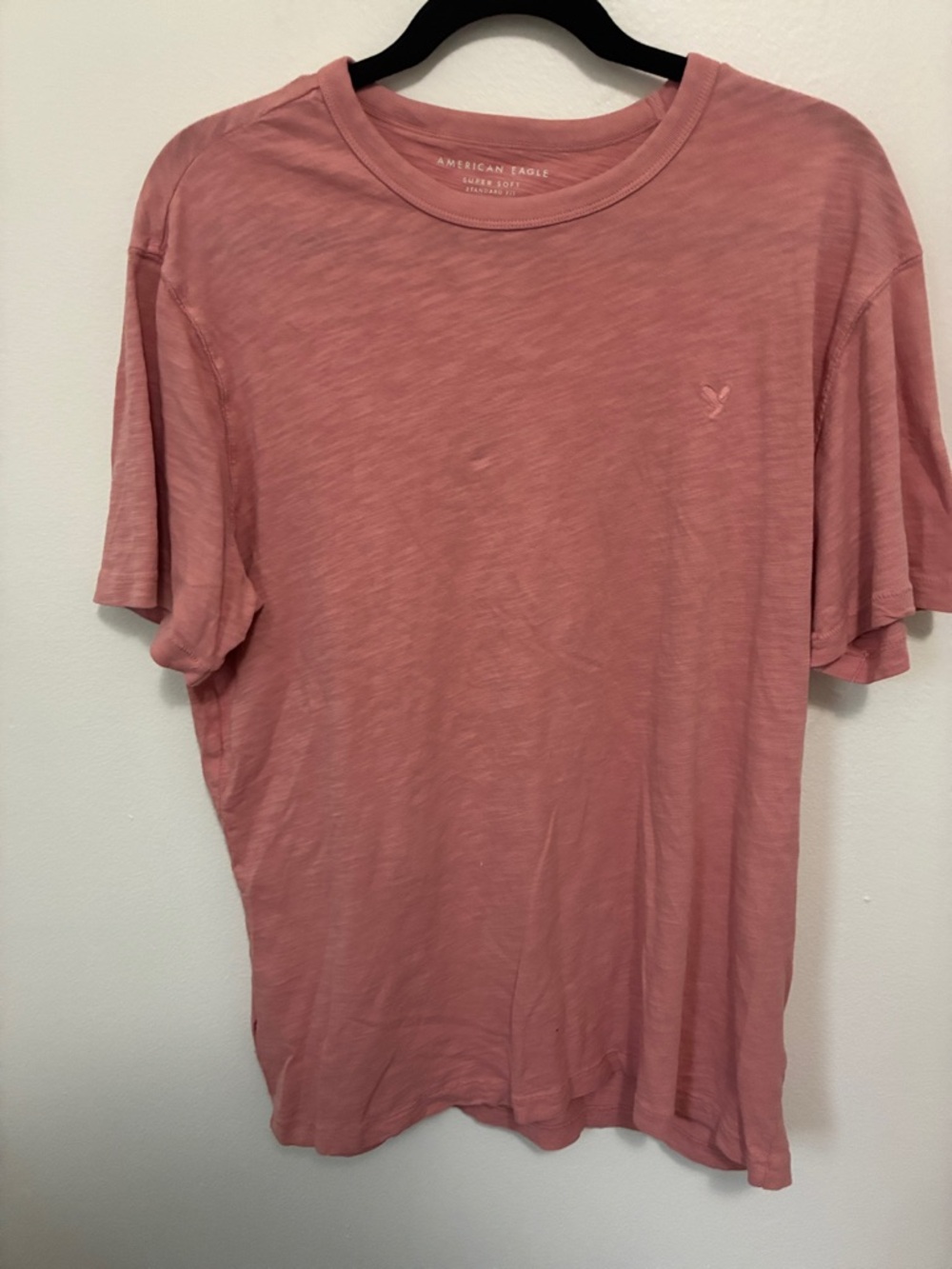 American Eagle Outfitters Men’s Crew Neck Tee in Dusty Pink